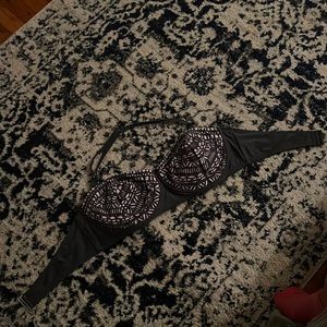 Bikini top, can be strapless.